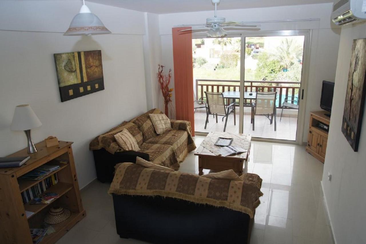 Pleasantly Furnished Apartment B201 With Large Terrace, Wi-Fi & Android Tv Peyia Exterior foto
